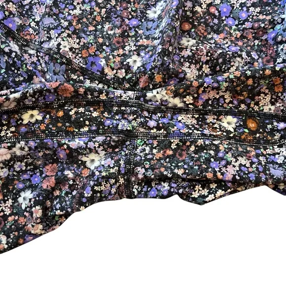 lululemon Align High Rise Crop Tight Leggings 21” Flower Burst Multi FLBM size 8 - Picture 8 of 8